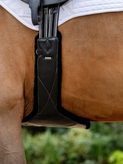 LeMieux Arika Simuwool Contoured Long Stud Girth