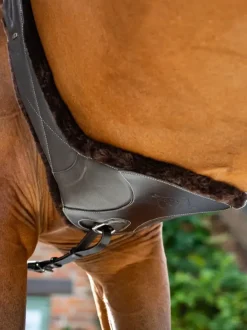 LeMieux Arika Simuwool Contoured Long Stud Girth