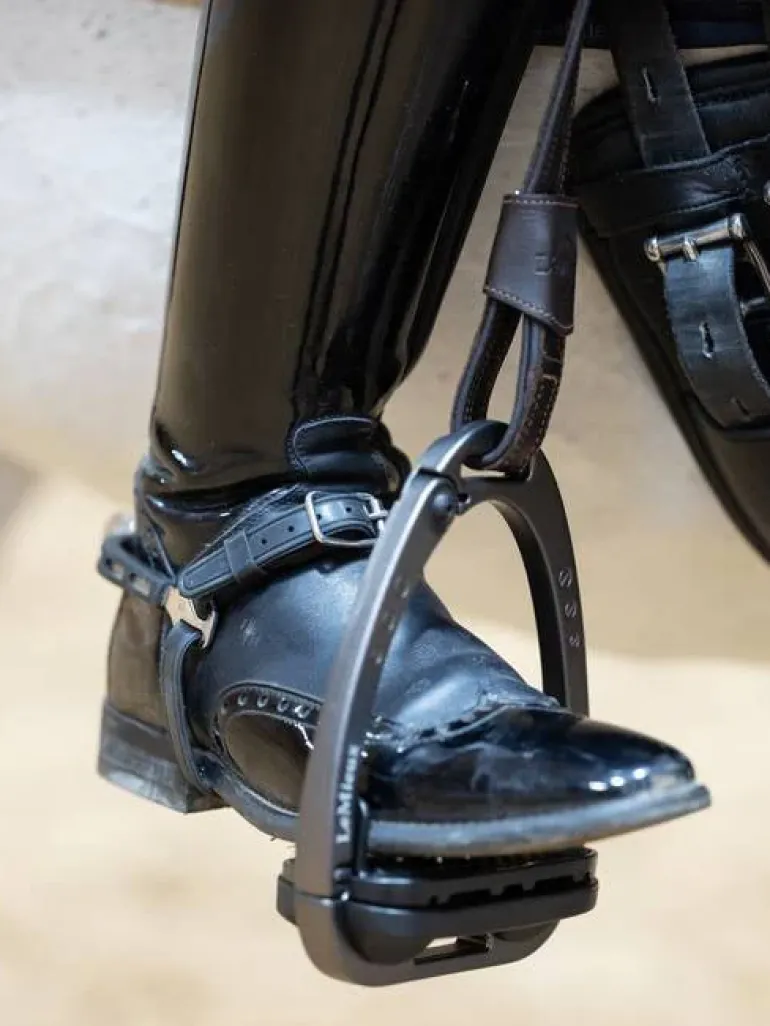 LeMieux Vector Close Contact Stirrup Leather